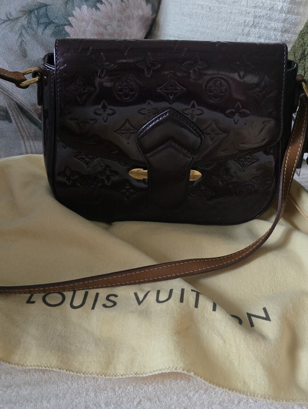 Louis Vuitton Vernis Amarante Patent Leather Bellflower GM Shoulder Bag